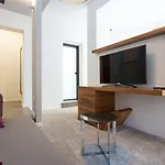 Starlight Luxury سبليت