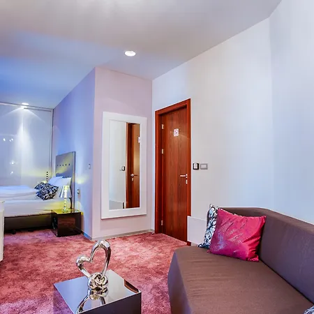 Гостьовий будинок Starlight Luxury 4*