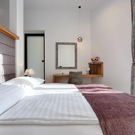 Starlight Luxury Гостьовий будинок Спліт