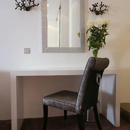 Πανσιόν Starlight Luxury Σπλιτ