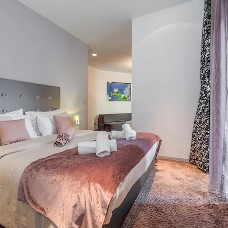 Starlight Luxury 4* Спліт