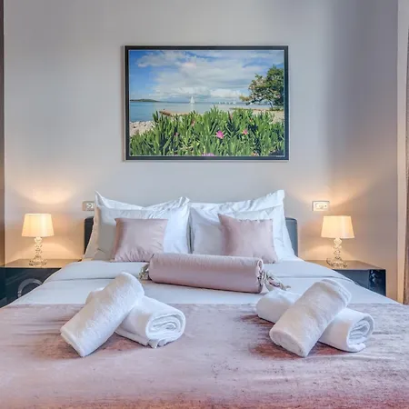 Гостьовий будинок Starlight Luxury 4*