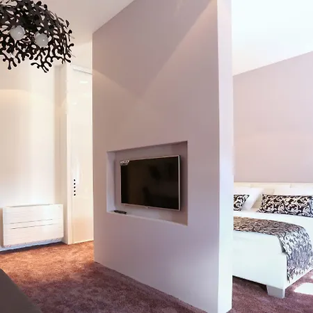 Konukevi Starlight Luxury 4*