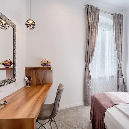 Starlight Luxury Konukevi