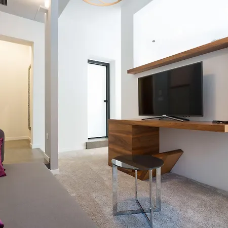 Starlight Luxury Split