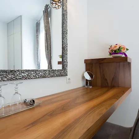 Starlight Luxury Konukevi