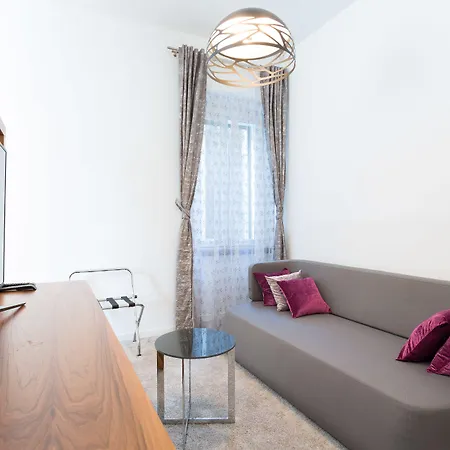 Konukevi Starlight Luxury 4*