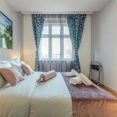 Starlight Luxury Konukevi Split