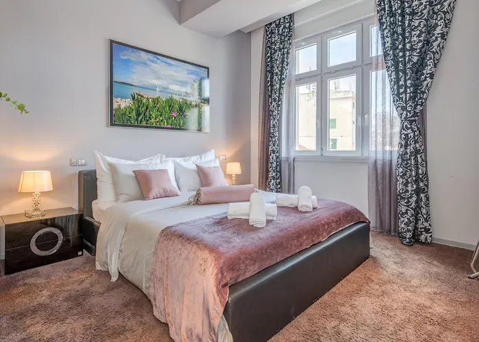 Starlight Luxury Split