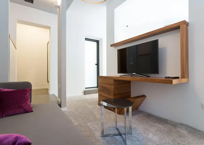 Starlight Luxury Split