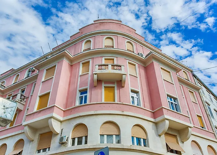 Starlight Luxury Split