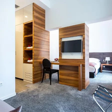 Starlight Luxury Split