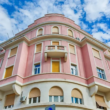 Starlight Luxury Split