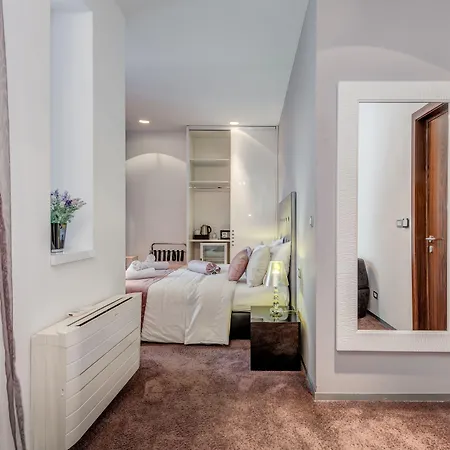 Starlight Luxury Penzion Split