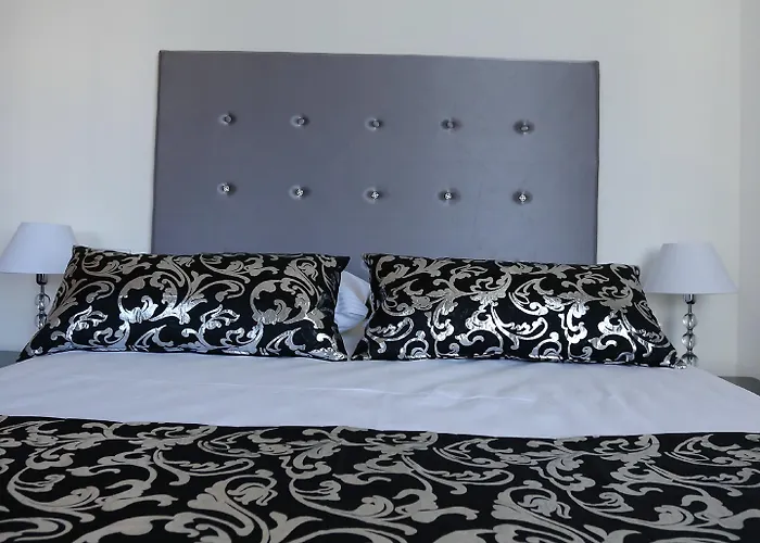 בית הארחה Starlight Luxury 4*