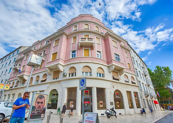 Starlight Luxury Guest house 4*