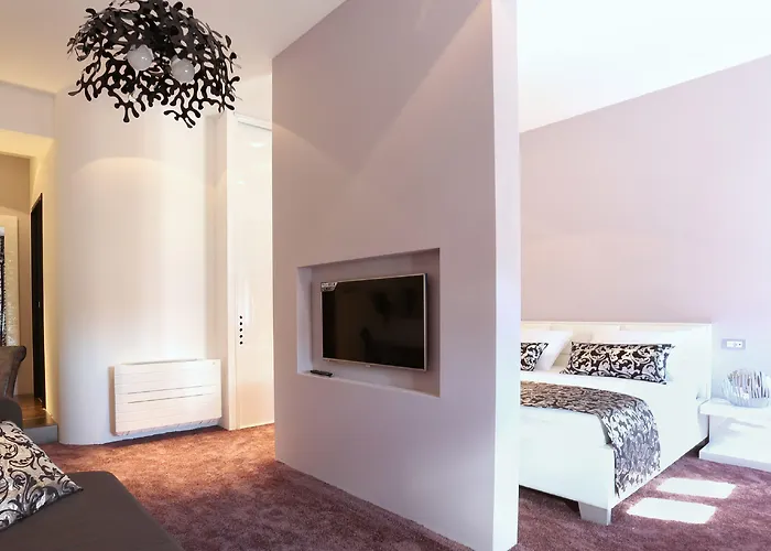 בית הארחה Starlight Luxury 4*