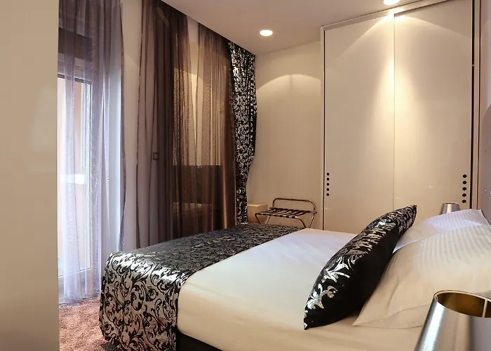 בית הארחה Starlight Luxury 4*