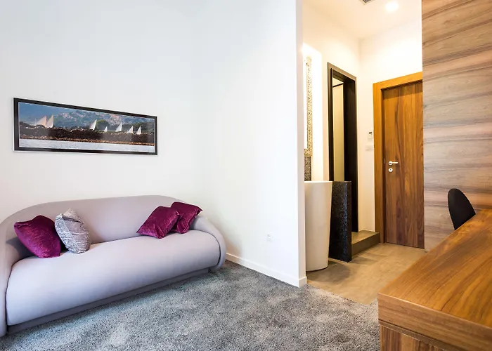 Starlight Luxury Split