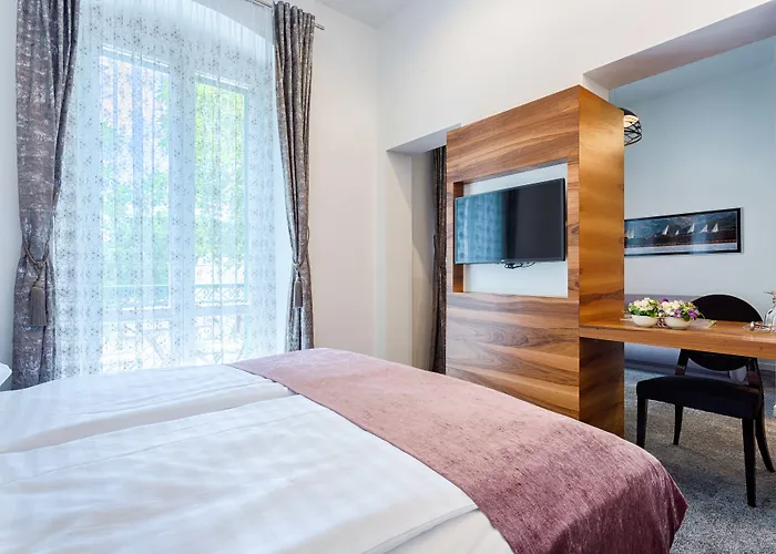 Starlight Luxury בית הארחה