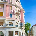 Starlight Luxury Konukevi 4*