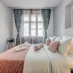 Konukevi Starlight Luxury 4*