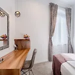 Starlight Luxury Konukevi