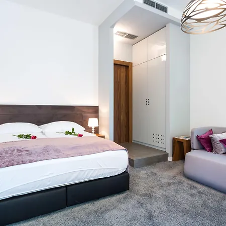 Starlight Luxury 4*